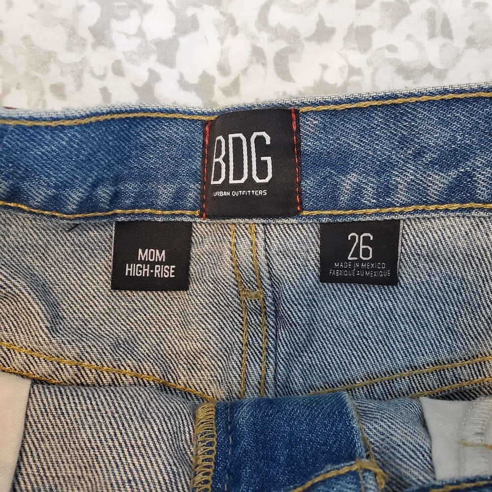 ❌SOLD❌ Urban Outfitters BDG Mom Shorts 26 - Picture 4 of 4
